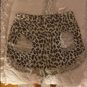 MP D Leopard Shorts